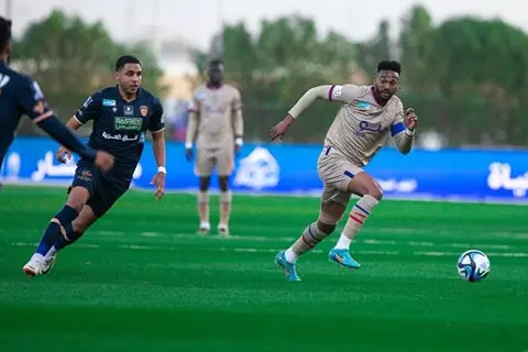 الفيحاء يخطف تعادلًا قاتلًا من العروبة في صراع البقاء بالدوري السعودي